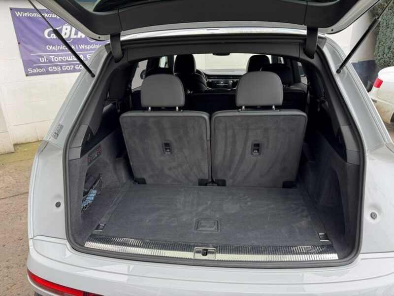Audi Q7 Salon Polska - Bezwypadkowy - Gwarancja 12 miesięcy - 7 osobowy III (2015-)