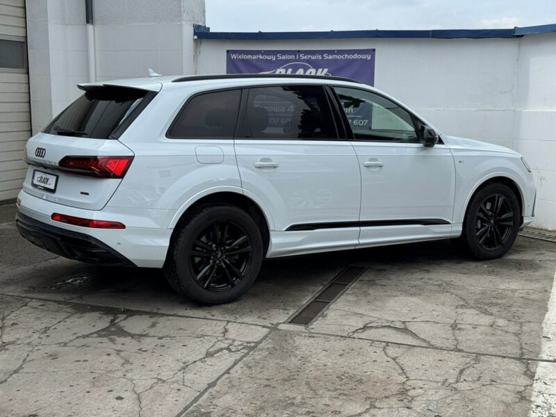Audi Q7 Salon Polska - Bezwypadkowy - Gwarancja 12 miesięcy - 7 osobowy III (2015-)