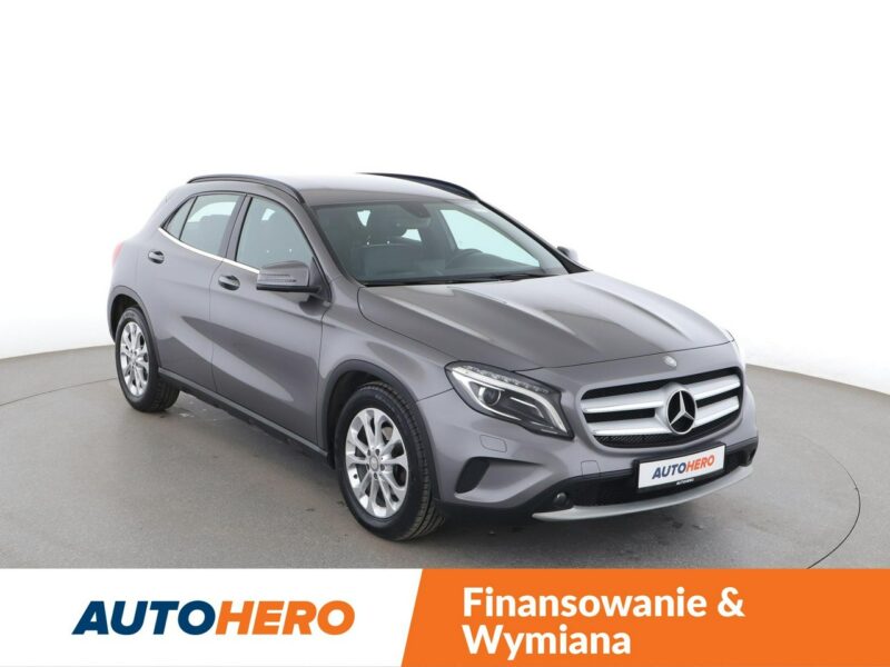 Mercedes GLA 200 Automat Bi-Xenon PDC Klima auto Grzane fotele