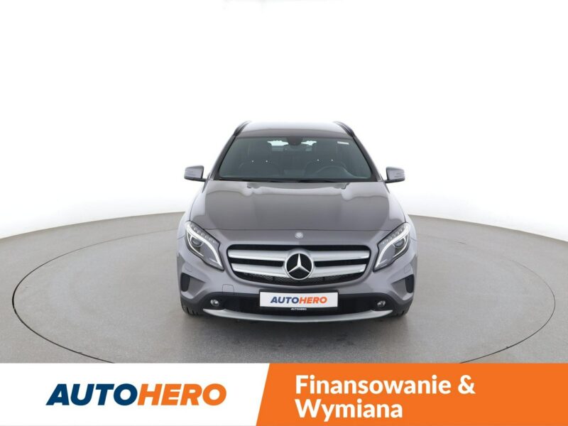 Mercedes GLA 200 Automat Bi-Xenon PDC Klima auto Grzane fotele