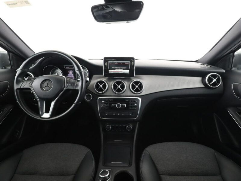 Mercedes GLA 200 Automat Bi-Xenon PDC Klima auto Grzane fotele