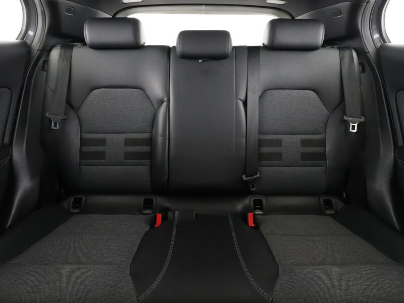 Mercedes GLA 200 Automat Bi-Xenon PDC Klima auto Grzane fotele