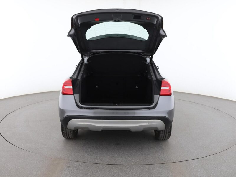 Mercedes GLA 200 Automat Bi-Xenon PDC Klima auto Grzane fotele