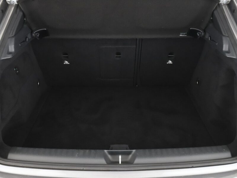Mercedes GLA 200 Automat Bi-Xenon PDC Klima auto Grzane fotele