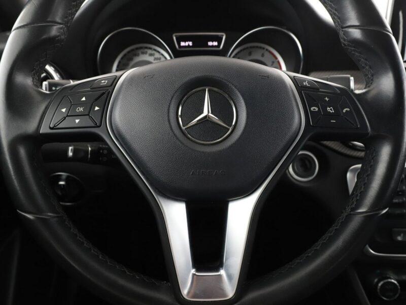 Mercedes GLA 200 Automat Bi-Xenon PDC Klima auto Grzane fotele