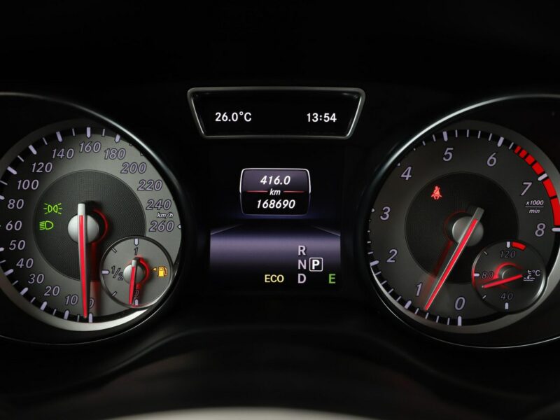 Mercedes GLA 200 Automat Bi-Xenon PDC Klima auto Grzane fotele