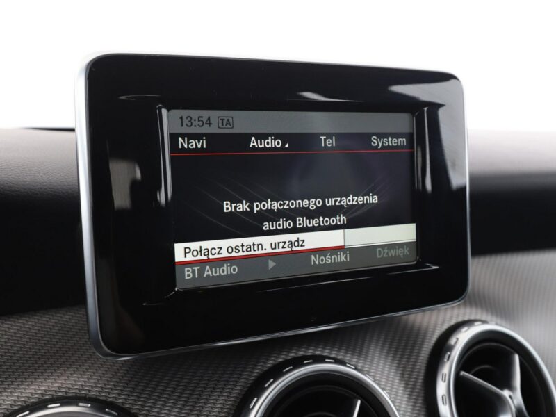 Mercedes GLA 200 Automat Bi-Xenon PDC Klima auto Grzane fotele