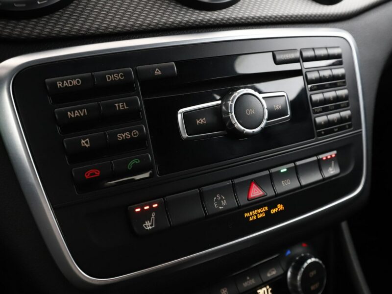 Mercedes GLA 200 Automat Bi-Xenon PDC Klima auto Grzane fotele
