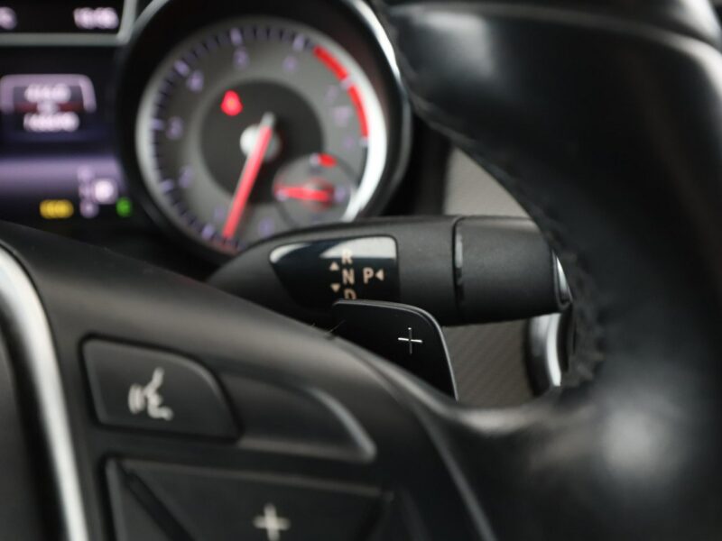 Mercedes GLA 200 Automat Bi-Xenon PDC Klima auto Grzane fotele