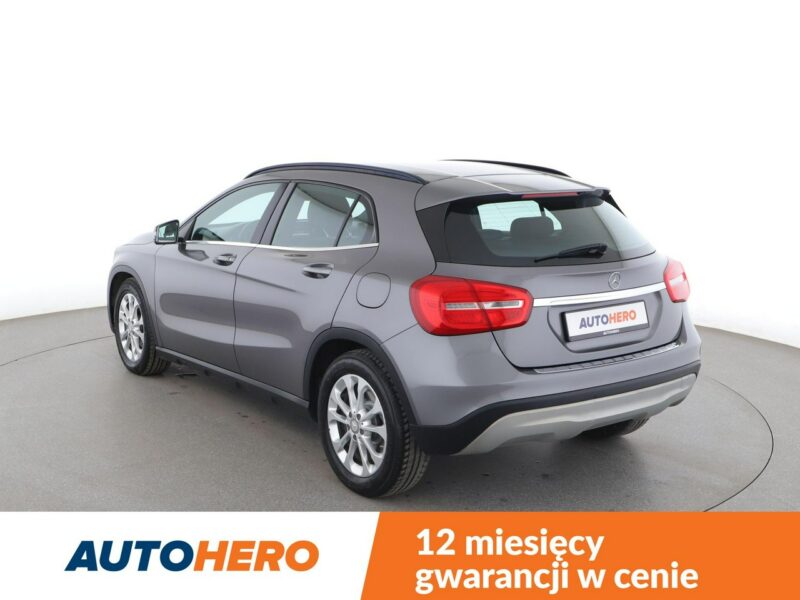 Mercedes GLA 200 Automat Bi-Xenon PDC Klima auto Grzane fotele