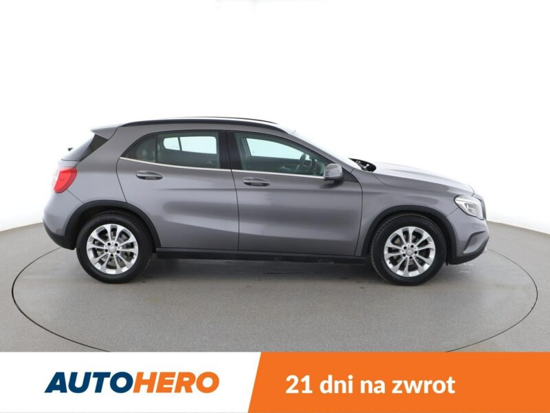 Mercedes GLA 200 Automat Bi-Xenon PDC Klima auto Grzane fotele