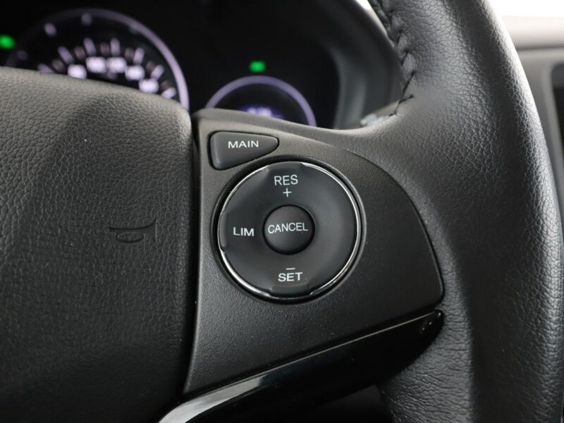 Honda HR-V 1.5 Benzyna Elegance Klimatronik Tempomat Grzane Fotele Asystenci PDC II (2015-2021)