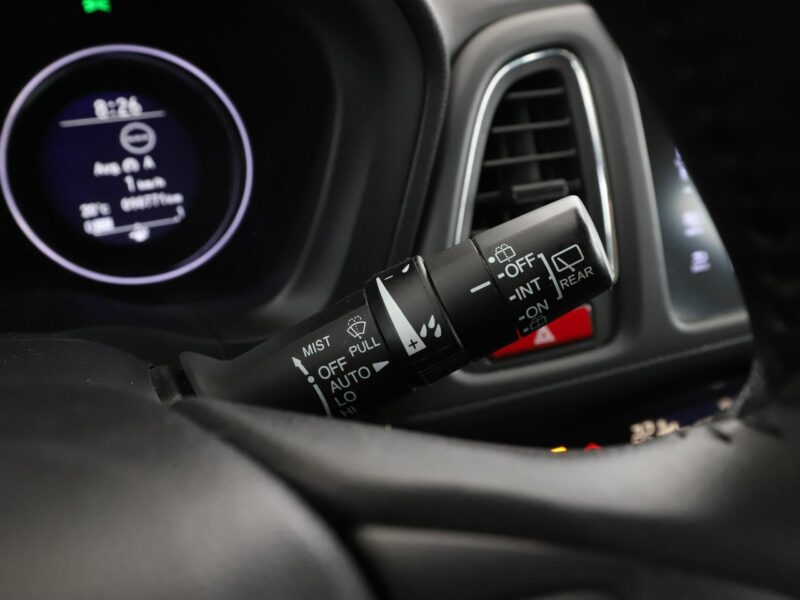 Honda HR-V 1.5 Benzyna Elegance Klimatronik Tempomat Grzane Fotele Asystenci PDC II (2015-2021)