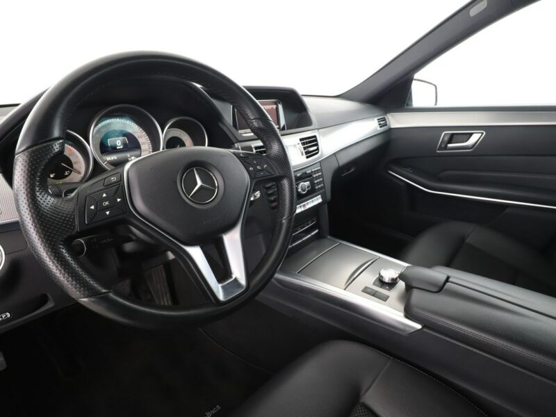 Mercedes E 200 automat navi skóra el. fotele full LED grzane fotele czujniki parkowan W212 (2009-)