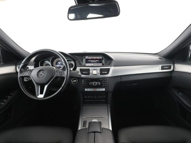 Mercedes E 200 automat navi skóra el. fotele full LED grzane fotele czujniki parkowan W212 (2009-)