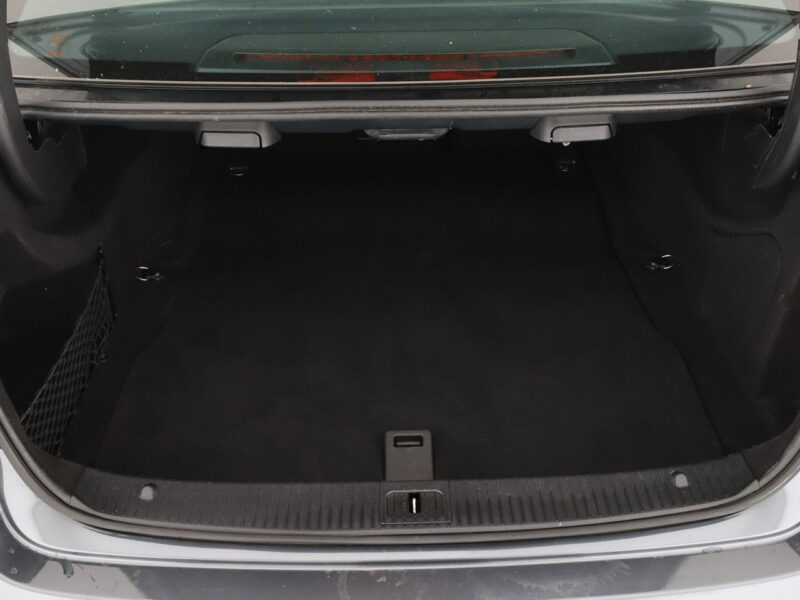 Mercedes E 200 automat navi skóra el. fotele full LED grzane fotele czujniki parkowan W212 (2009-)