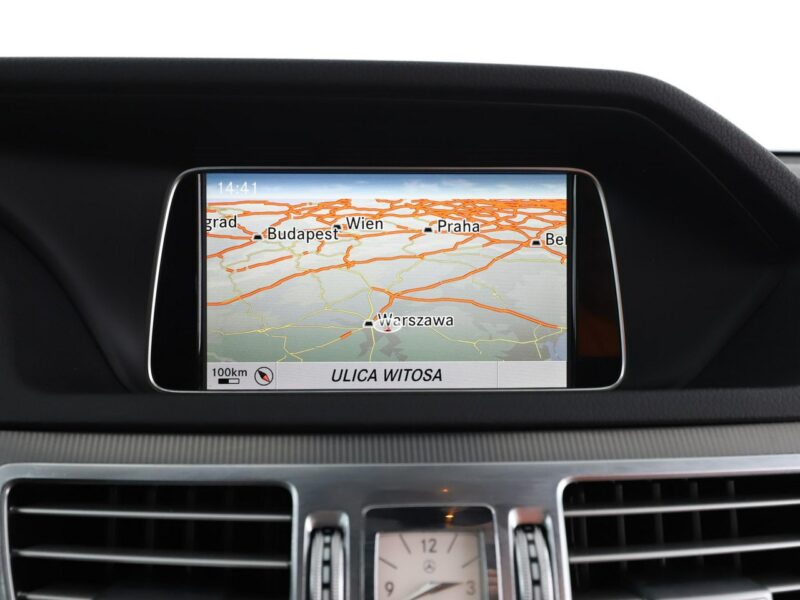 Mercedes E 200 automat navi skóra el. fotele full LED grzane fotele czujniki parkowan W212 (2009-)