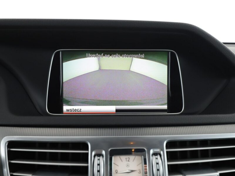 Mercedes E 200 automat navi skóra el. fotele full LED grzane fotele czujniki parkowan W212 (2009-)