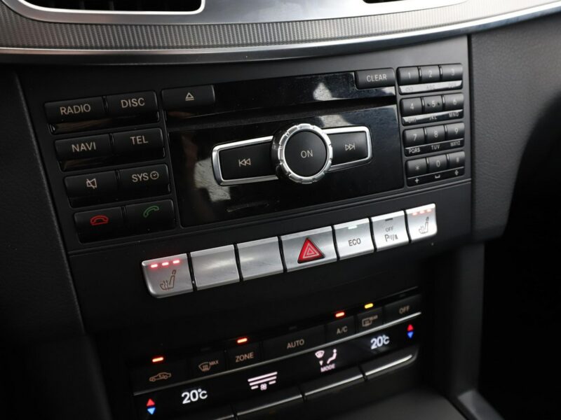 Mercedes E 200 automat navi skóra el. fotele full LED grzane fotele czujniki parkowan W212 (2009-)