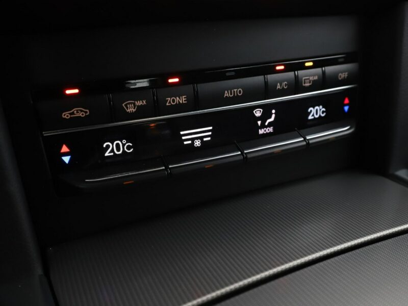 Mercedes E 200 automat navi skóra el. fotele full LED grzane fotele czujniki parkowan W212 (2009-)