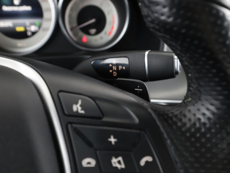 Mercedes E 200 automat navi skóra el. fotele full LED grzane fotele czujniki parkowan W212 (2009-)