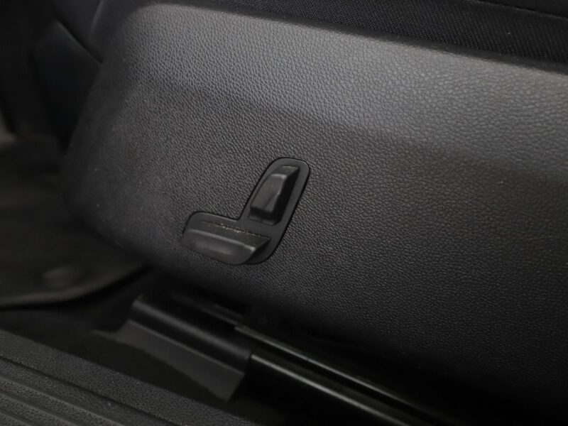 Mercedes E 200 automat navi skóra el. fotele full LED grzane fotele czujniki parkowan W212 (2009-)