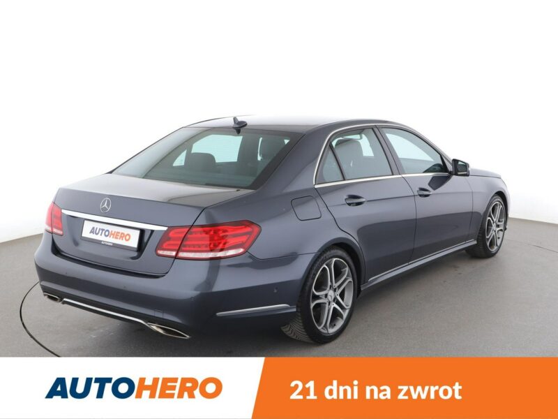Mercedes E 200 automat navi skóra el. fotele full LED grzane fotele czujniki parkowan W212 (2009-)