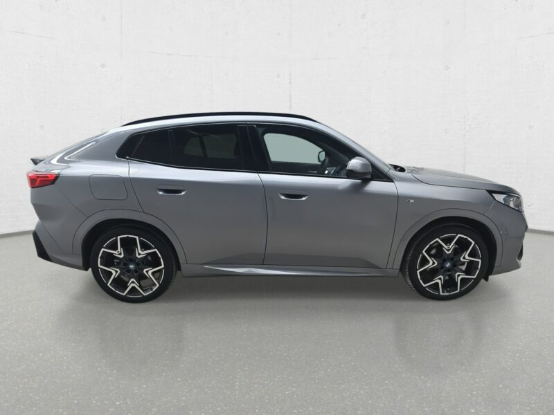 BMW iX2
