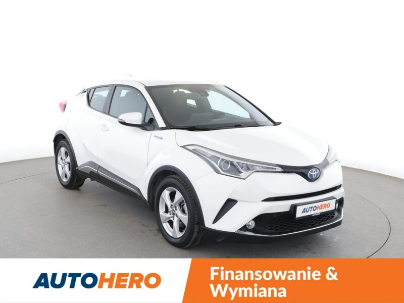 Toyota C-HR navi kamera tempomat Bluetooth