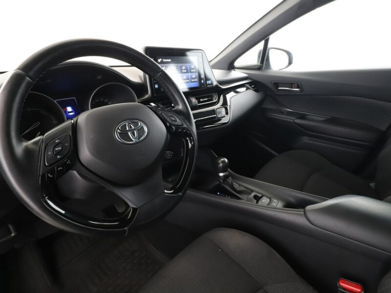 Toyota C-HR navi kamera tempomat Bluetooth