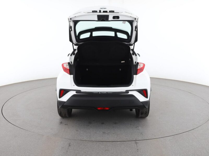 Toyota C-HR navi kamera tempomat Bluetooth