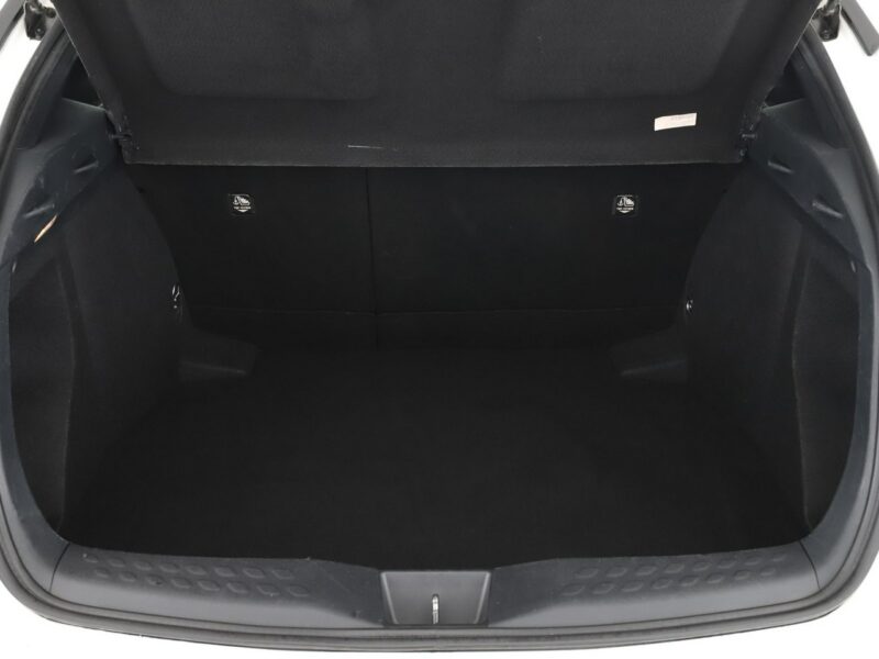 Toyota C-HR navi kamera tempomat Bluetooth
