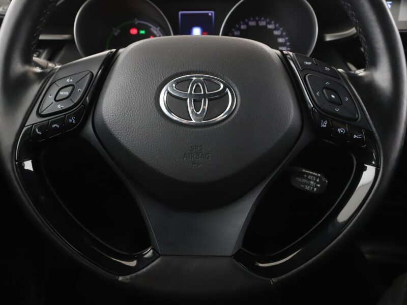 Toyota C-HR navi kamera tempomat Bluetooth