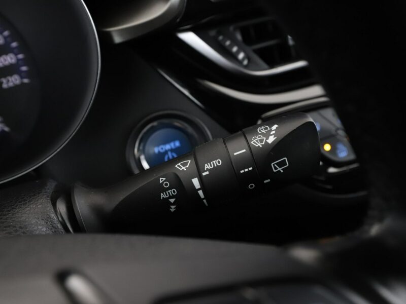 Toyota C-HR navi kamera tempomat Bluetooth