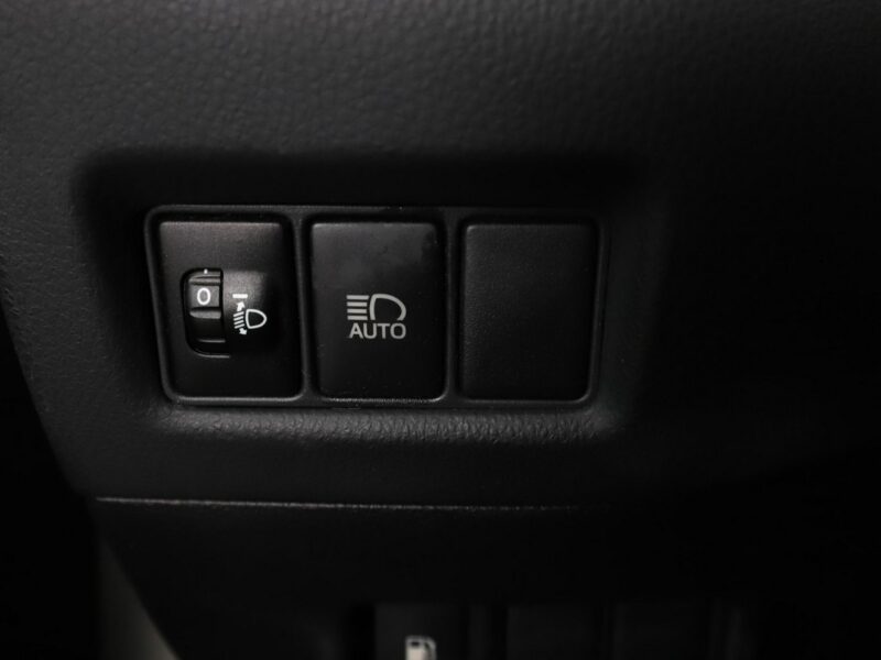 Toyota C-HR navi kamera tempomat Bluetooth