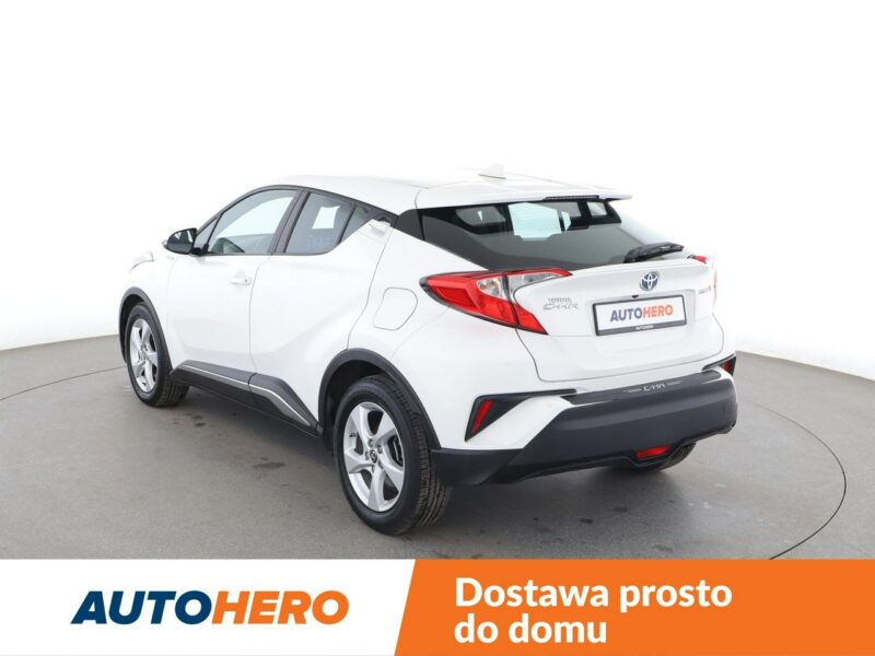 Toyota C-HR navi kamera tempomat Bluetooth