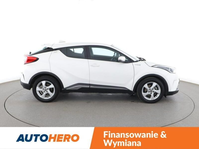 Toyota C-HR navi kamera tempomat Bluetooth