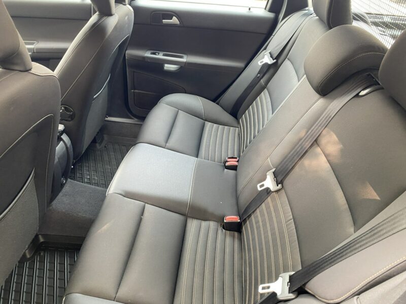 Volvo V50 1,8 mocna benzyna,CLIMAtronic, hak, podgrz. fotele, lusterko fotochrom I (2004-2007)