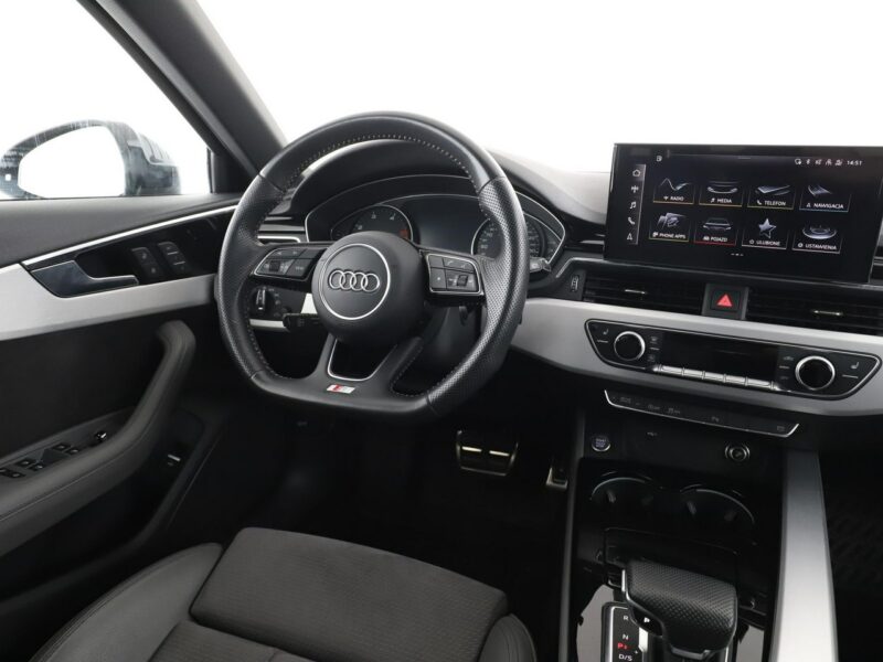 Audi A4 S-tronic quattro S-Line navi grzane fotele ACC LED kamera alcantara B9 (2015-)