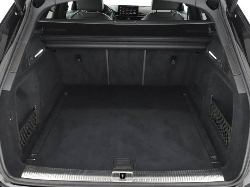 Audi A4 S-tronic quattro S-Line navi grzane fotele ACC LED kamera alcantara B9 (2015-)