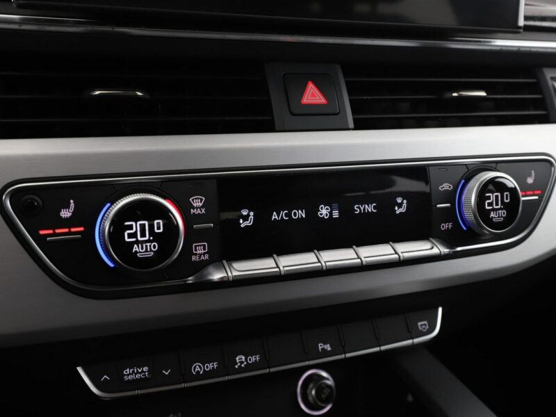 Audi A4 S-tronic quattro S-Line navi grzane fotele ACC LED kamera alcantara B9 (2015-)