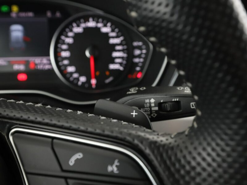 Audi A4 S-tronic quattro S-Line navi grzane fotele ACC LED kamera alcantara B9 (2015-)