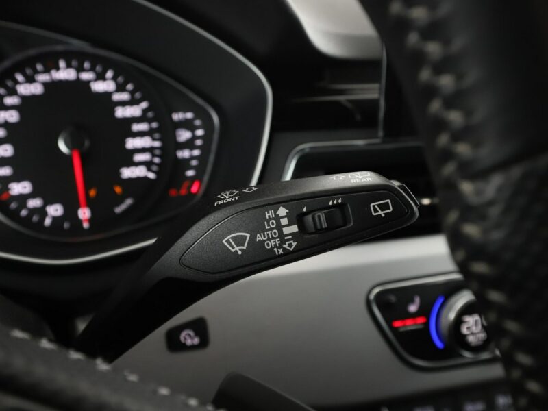Audi A4 S-tronic quattro S-Line navi grzane fotele ACC LED kamera alcantara B9 (2015-)
