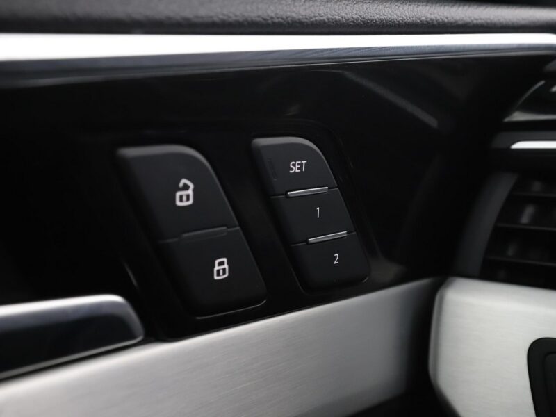 Audi A4 S-tronic quattro S-Line navi grzane fotele ACC LED kamera alcantara B9 (2015-)