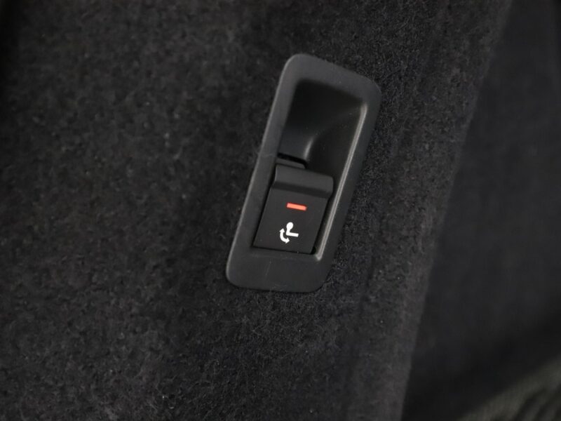 Audi A4 S-tronic quattro S-Line navi grzane fotele ACC LED kamera alcantara B9 (2015-)