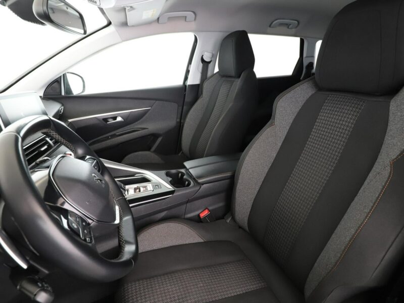 Peugeot 5008 Active Business automat 7-osob. PDC tempomat klima-auto Bluetooth II (2017-)