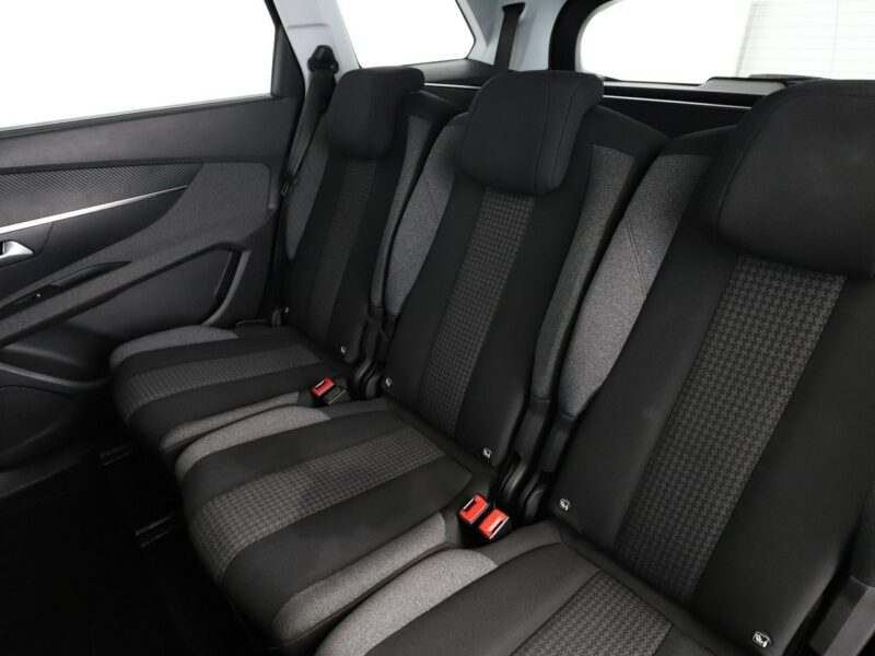 Peugeot 5008 Active Business automat 7-osob. PDC tempomat klima-auto Bluetooth II (2017-)