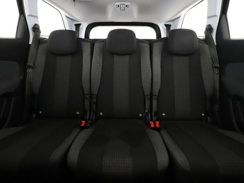 Peugeot 5008 Active Business automat 7-osob. PDC tempomat klima-auto Bluetooth II (2017-)