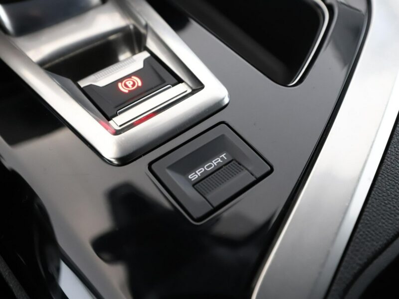 Peugeot 5008 Active Business automat 7-osob. PDC tempomat klima-auto Bluetooth II (2017-)