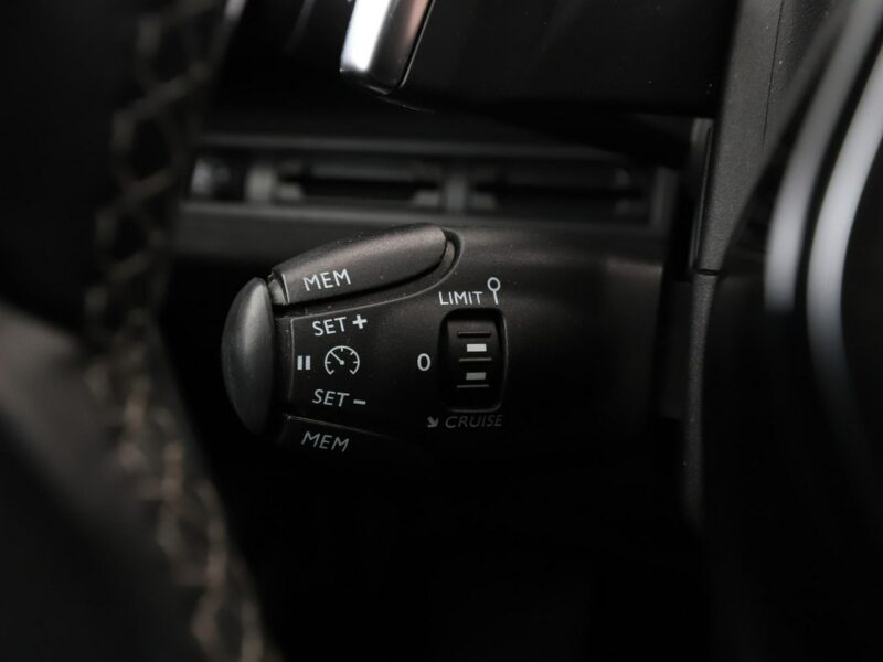 Peugeot 5008 Active Business automat 7-osob. PDC tempomat klima-auto Bluetooth II (2017-)